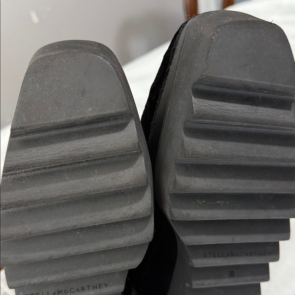 Stella McCartney Black Textured Platform Shoes - Picture 10 of 11